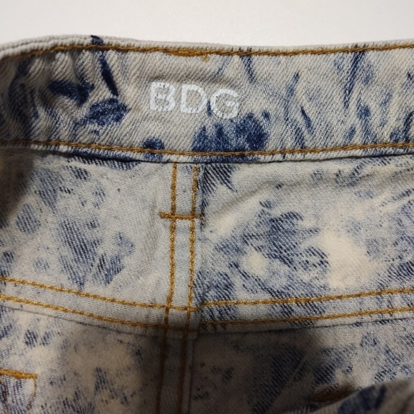 BDG Mid Rise Freja Vintage Fit Short 27 - Picture 5 of 7